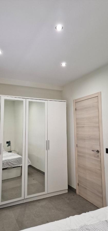 Private Room In The Center Of Estepona Ngoại thất bức ảnh